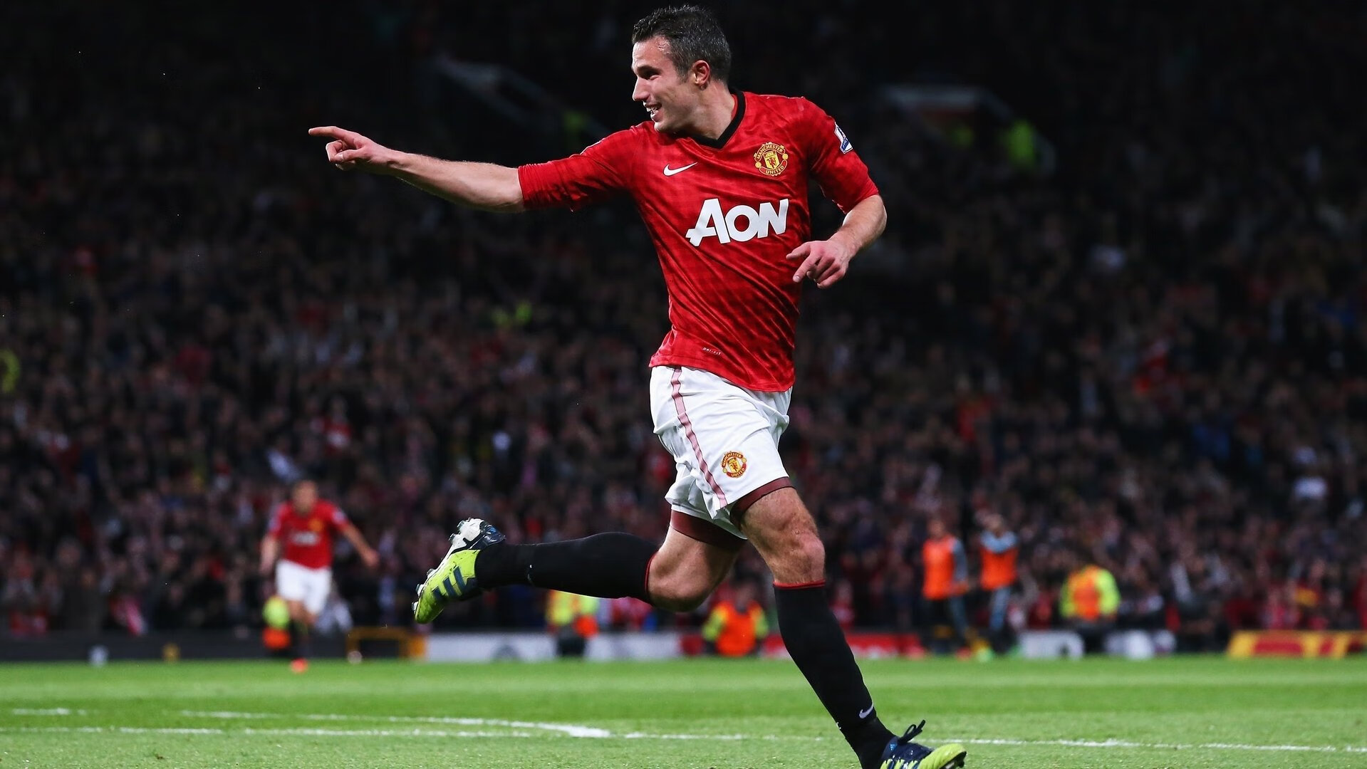 “雪域战神：北极圈极寒赛段的激情较量”，北极雪景